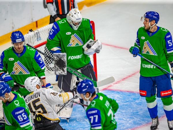 "Салават Юлаев" превращается в середнячка. Клуб толкают в болото